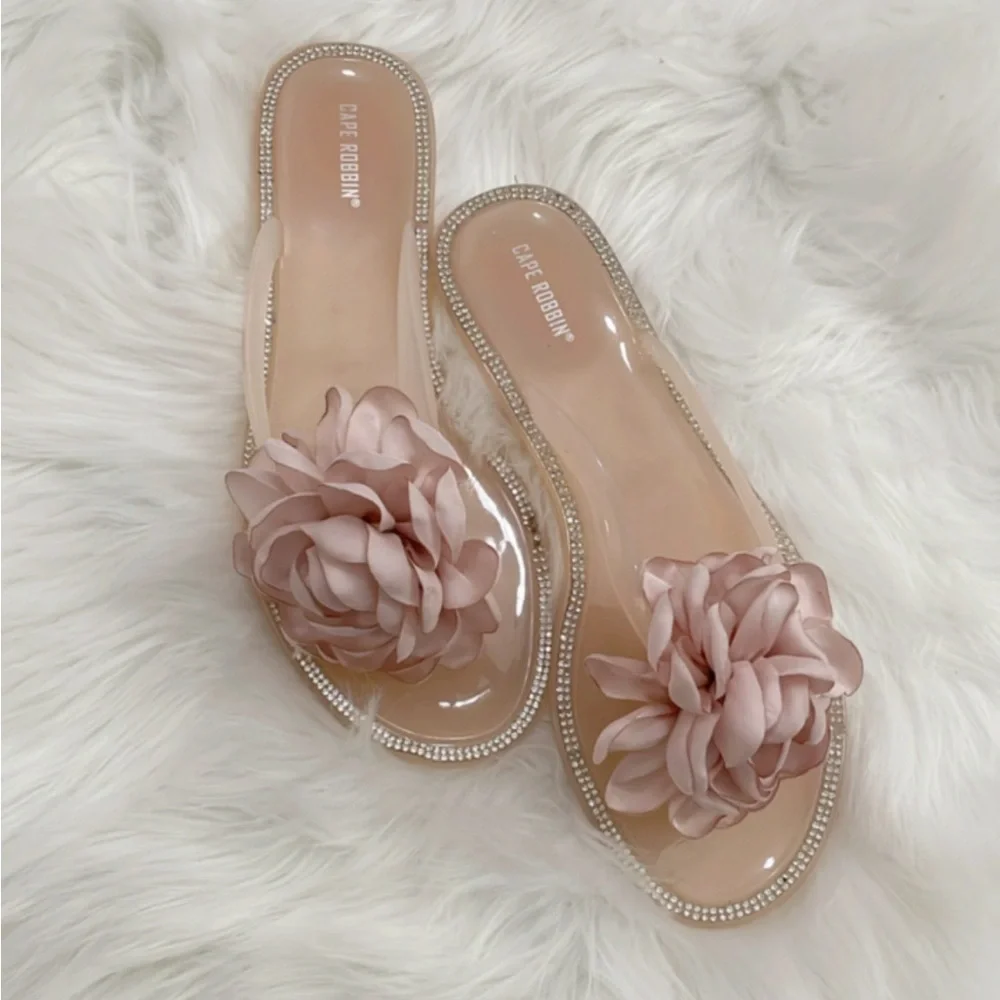 Sandals - Picture 2 of 3